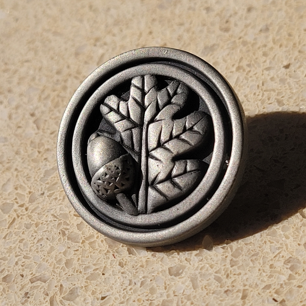 Acorn Fall Brooch - Picture 1 of 3